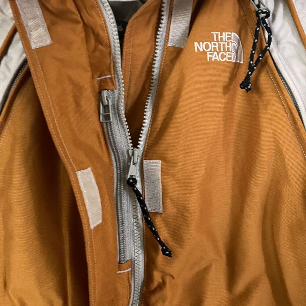 The North Face Womens Heavy Nylon No Hood Zip Parka Jacket Large Orange AN NWT - Picture 4 of 12